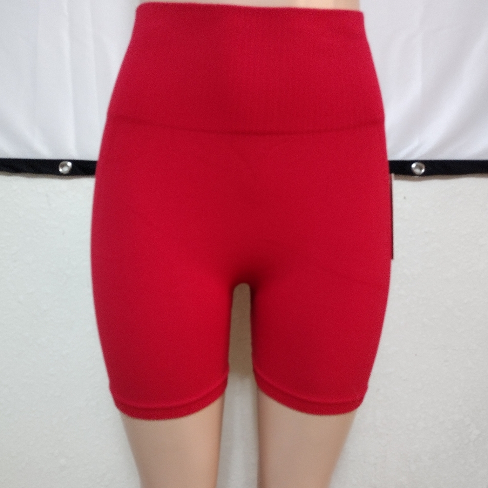 Seamless red active shorts